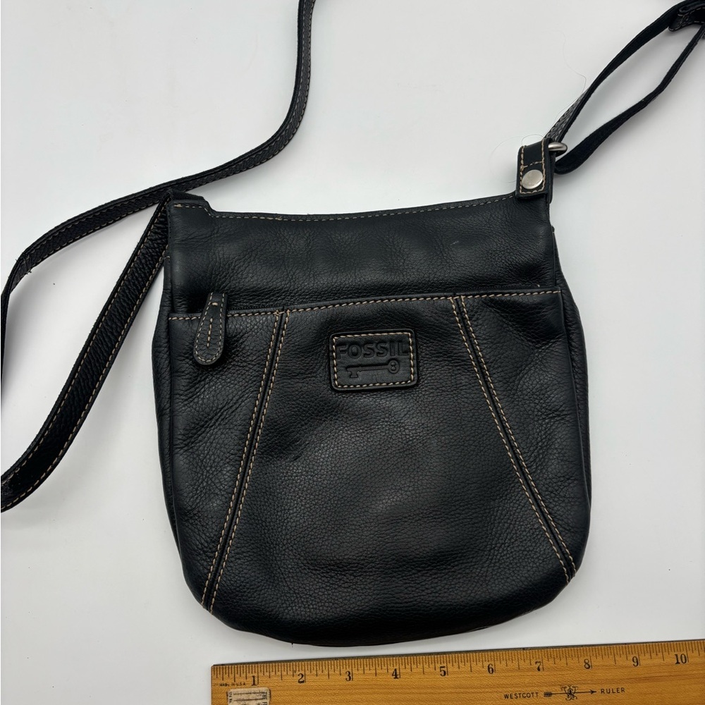 Fossil Black Leather Shoulder Bag with Contrast Stitching